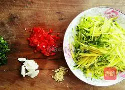 Illustration of how to make vinegar pumpkin shreds 2