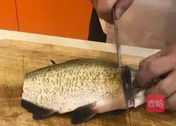 Illustration of how to make peacock fish with its tail open 1