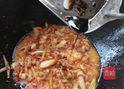 Illustration of how to make spicy and sour sausage 10