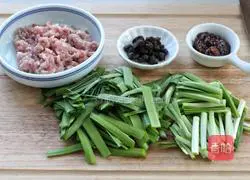 Illustration of how to make braised minced pork and tofu in sauce 2