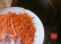 Illustration of how to make fish-flavored shredded pork that is not spicy 4