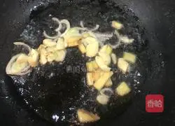 Illustration of how to make fried meat with carrots and fungus 7