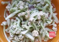 Illustration of how to make organic cauliflower fried meat 2