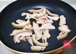 Illustration of how to stir-fry and soak cowpeas with oil residue 4