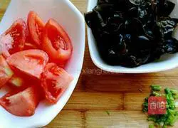 Illustration of how to make fried fungus with tomatoes and eggs 4