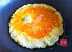 Illustration of how to make bitter melon and scrambled eggs, a must-have in summer to clear away heat and relieve heat 4