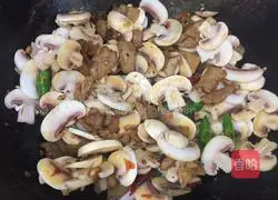 Illustration of how to make fried pork with mushrooms 12