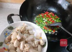 Illustration of home-style diced pepper chicken 3