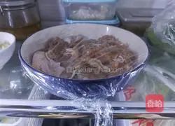 Illustration of how to make teriyaki chicken leg rice 3