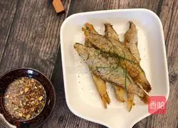 Illustration of how to make dry-fried white-scaled fish 9