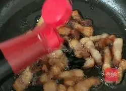 Illustration of how to make braised pork with eggs 4