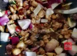 Illustration of how to make spicy chicken diced 12