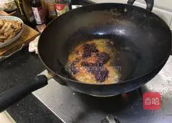 Illustration of how to make dry pot chicken wings 3