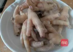 Illustration of how to make beer-braised chicken feet 3