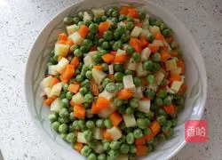 Illustration of how to make minced meat sandwich 6