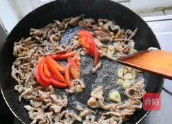 Illustration of how to make fried beans and meat 6