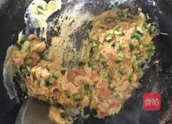 Illustration of how to make assorted scrambled eggs 6