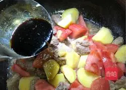 Illustration of how to stew beef brisket with tomatoes and potatoes 11