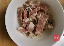 Illustration of how to make fried meat with garlic sprouts 1