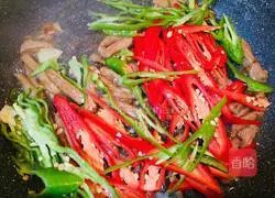 Illustration of how to make fried meat with bamboo shoots 6