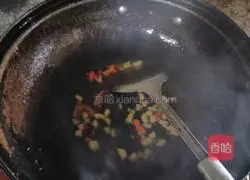 Illustration of how to make fried tripe with green pepper 4