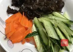 Illustration of how to make Mushu Pork 2