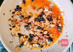 Illustration of how to make tiger skin pepper with lard residue 6