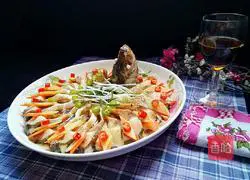 Illustration of how to make a peacock spread its tail 13