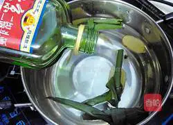 Illustration of how to make yam stewed pig's trotters 4