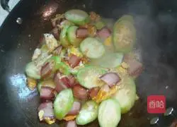 Illustration of how to make fried melon with smoked meat 5