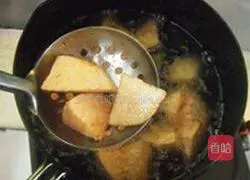 Illustration of how to make shredded potatoes 3