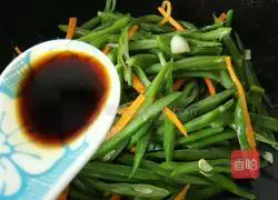 Illustration of how to make fried shredded pork with sword beans 8