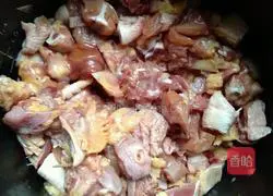 Illustration of how to make spicy chicken 1