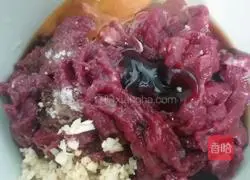 Illustration of how to make green vegetable and beef dry pot 2