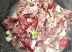 Illustration of how to cook beef with potatoes 7