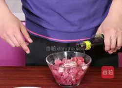 Illustration of how to make pineapple glutinous rice 3