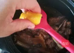 Illustration of how to make sweet and sour pork ribs 6