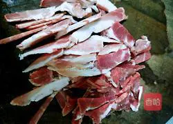 Illustration of how to make fried meat with garlic sprouts 2