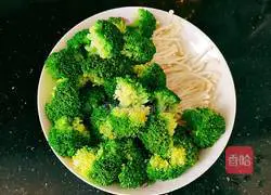 How to steam minced meat with broccoli Illustration 7