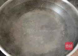 Illustration of how to make fried vermicelli with olives and eggs 3