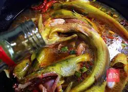 Braised ox tail fish Practice illustration 9