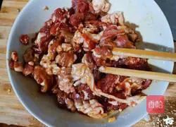 Illustration of how to make fried fish noodles with shredded pork 4