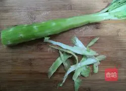 Fried lettuce and eggs Illustration of how to do it 2