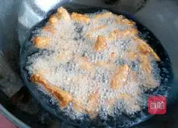 Illustration of how to cook eggplant with meat segments 6