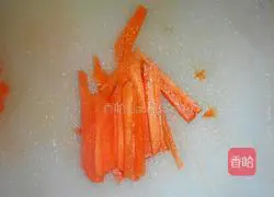 Illustration of how to make spicy stir-fried razor clams 3