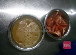 Illustration of how to make scrambled eggs with tomatoes 1