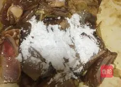 Illustration of how to make dry-fried short ribs 3