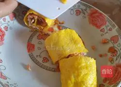 Illustration of how to make egg and ham rolls 9