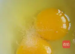 Scrambled eggs with shrimps Illustration of how to do it 4