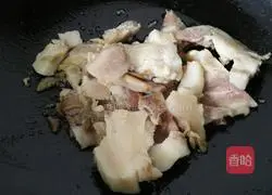Illustration of how to stir-fry pork head with garlic 3